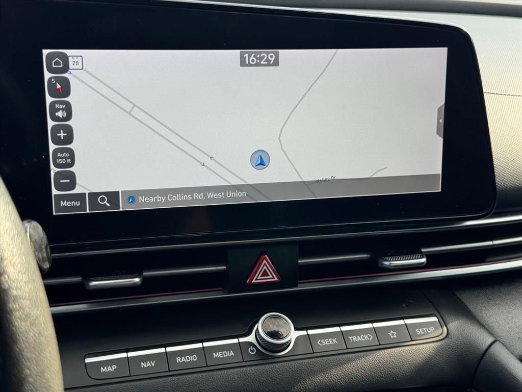 Used 2024 Hyundai Elantra SEL image 21