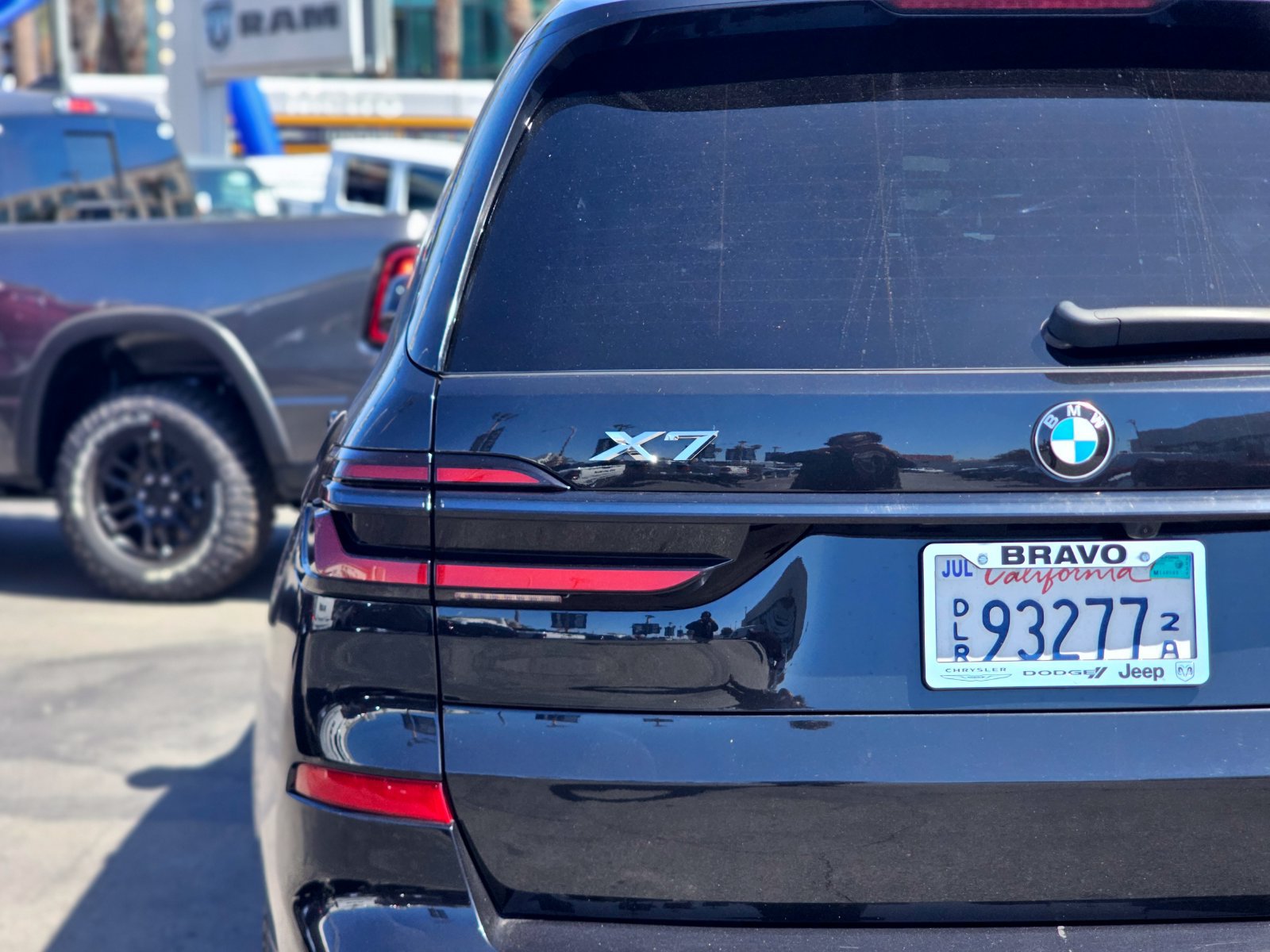 Used 2024 BMW X7 xDrive40i w/ M Sport Package AWD/4WD image 8