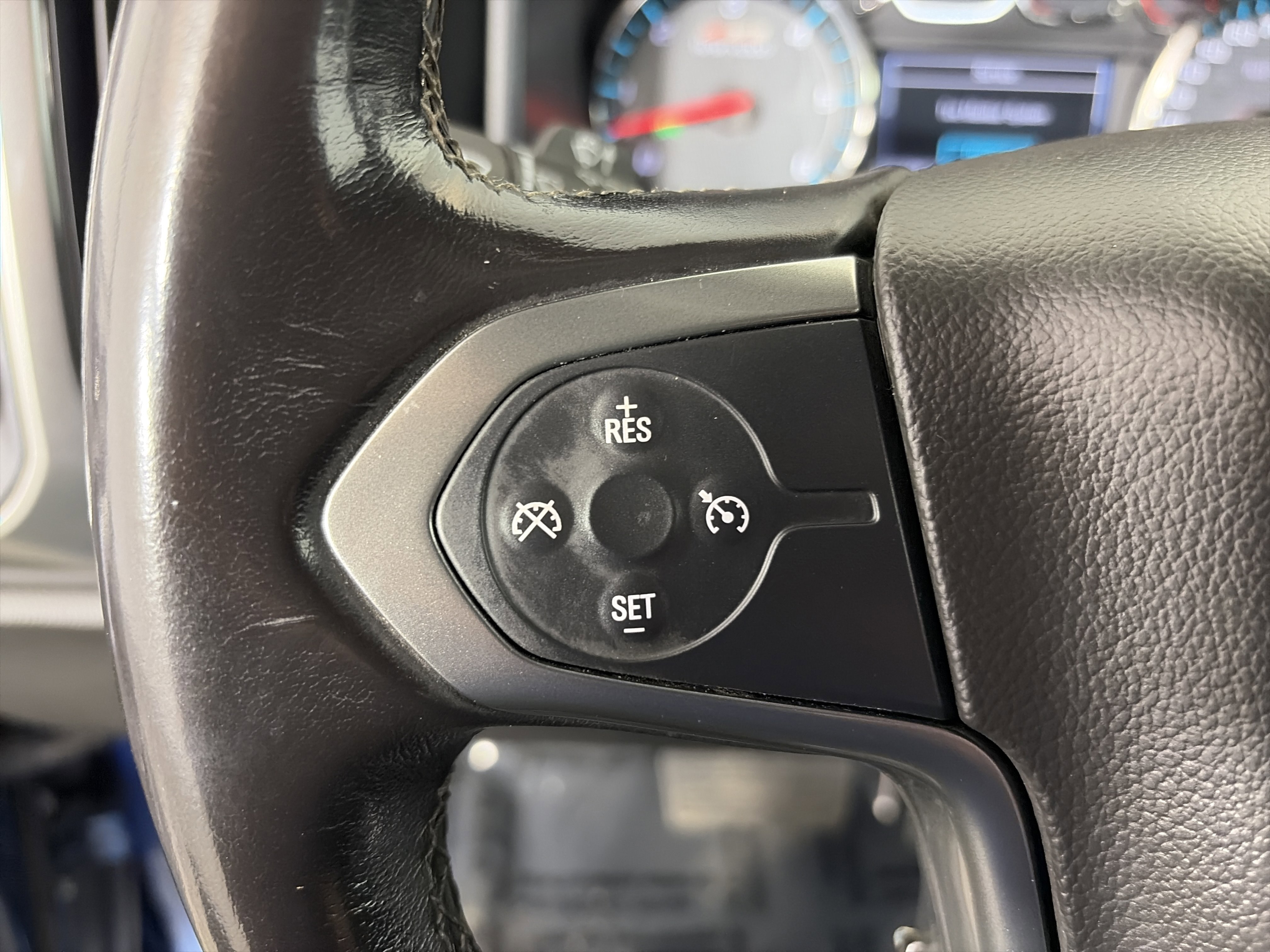Used 2018 Chevrolet Silverado 1500 LT w/ All Star Edition AWD/4WD image 31