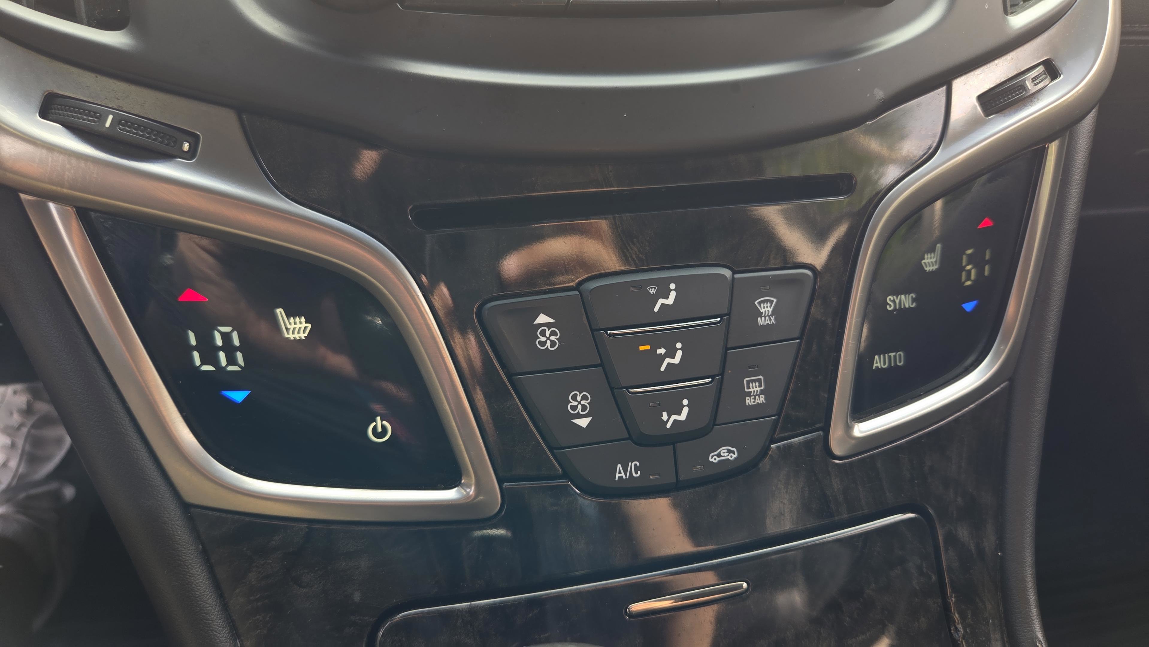 Used 2016 Buick LaCrosse Sport Touring FWD image 19