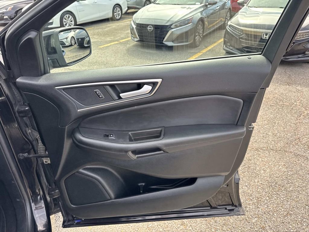 Used 2023 Ford Edge SEL image 14