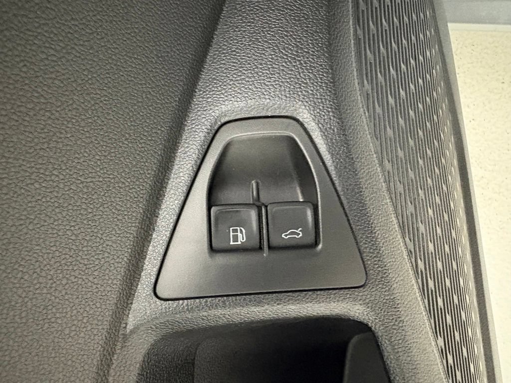 Used 2024 Volkswagen Jetta SE FWD image 27