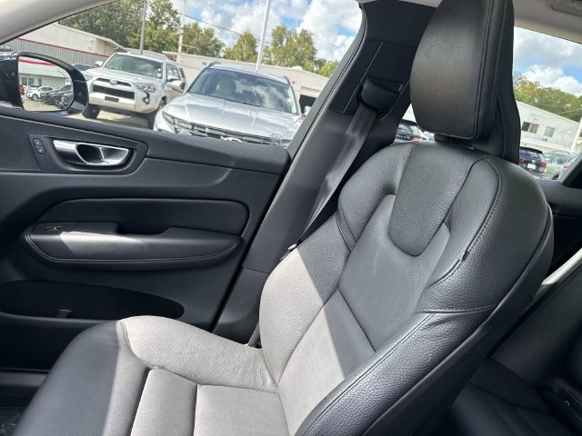 Used 2023 Volvo XC60 B5 Plus FWD image 21