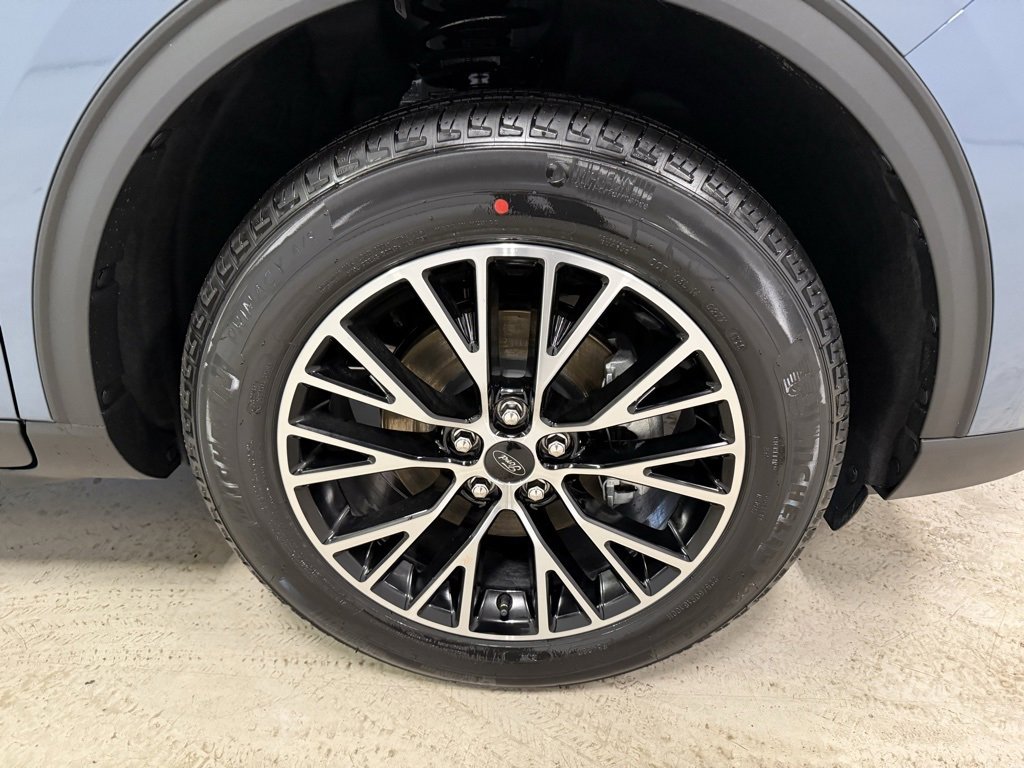 New 2026 Ford Escape SE w/ PHEV Premium Package image 12