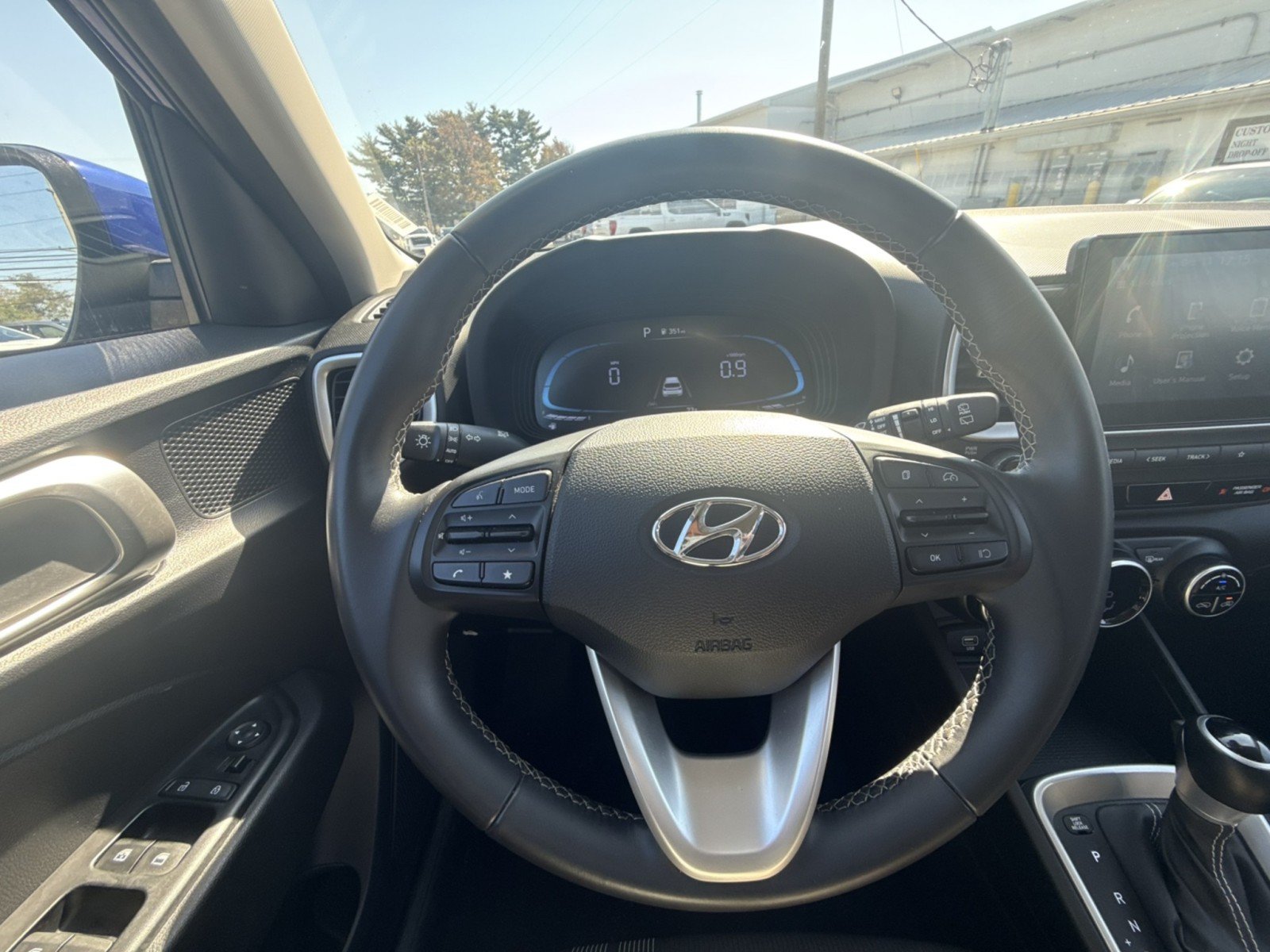 Used 2025 Hyundai Venue SEL FWD image 20