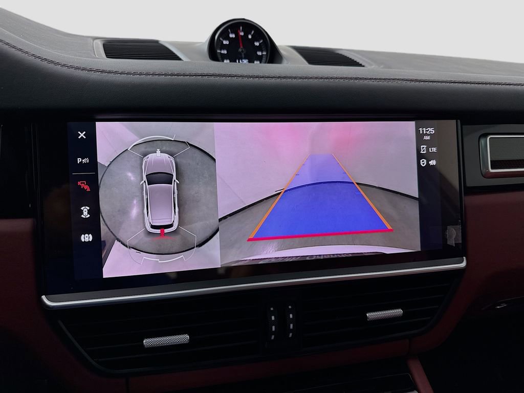 Used 2023 Porsche Cayenne Turbo image 17