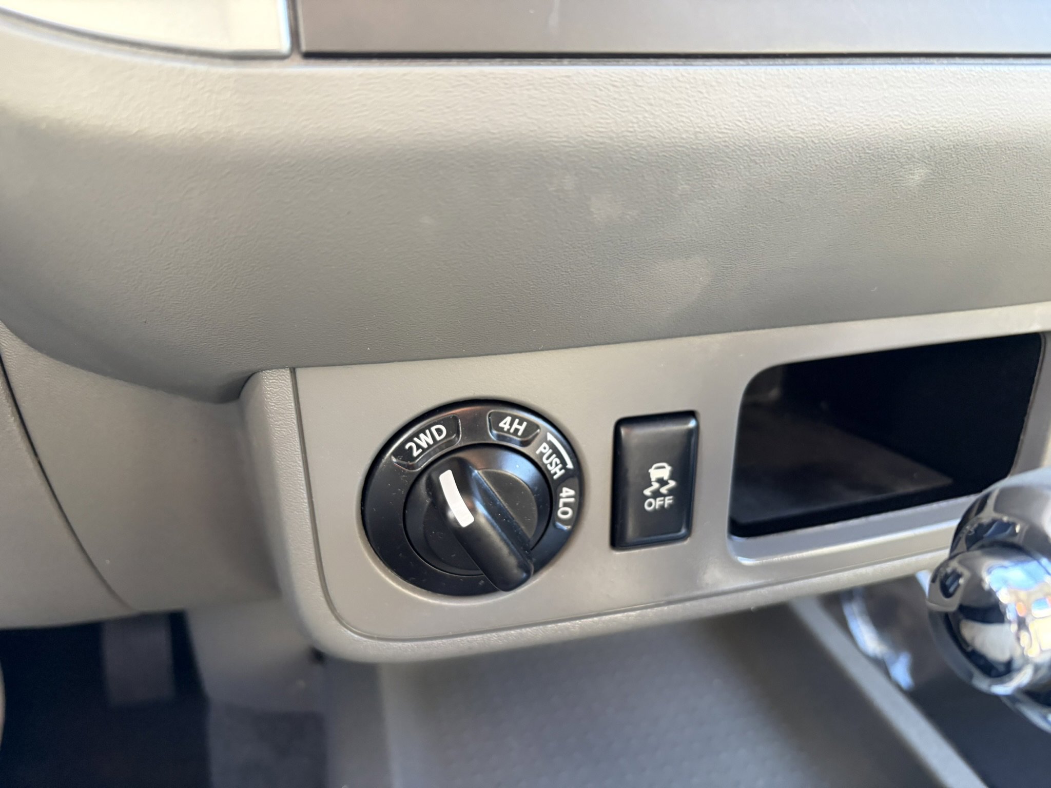 Used 2019 Nissan Frontier SV image 25