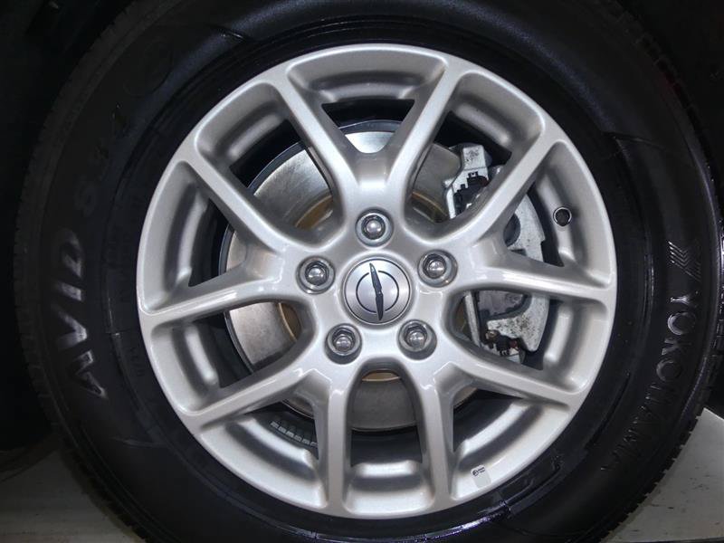 Used 2024 Chrysler Pacifica Touring-L FWD image 35