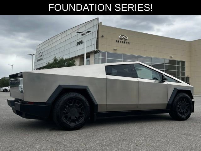 Used 2024 Tesla Cybertruck Cyberbeast AWD/4WD image 5