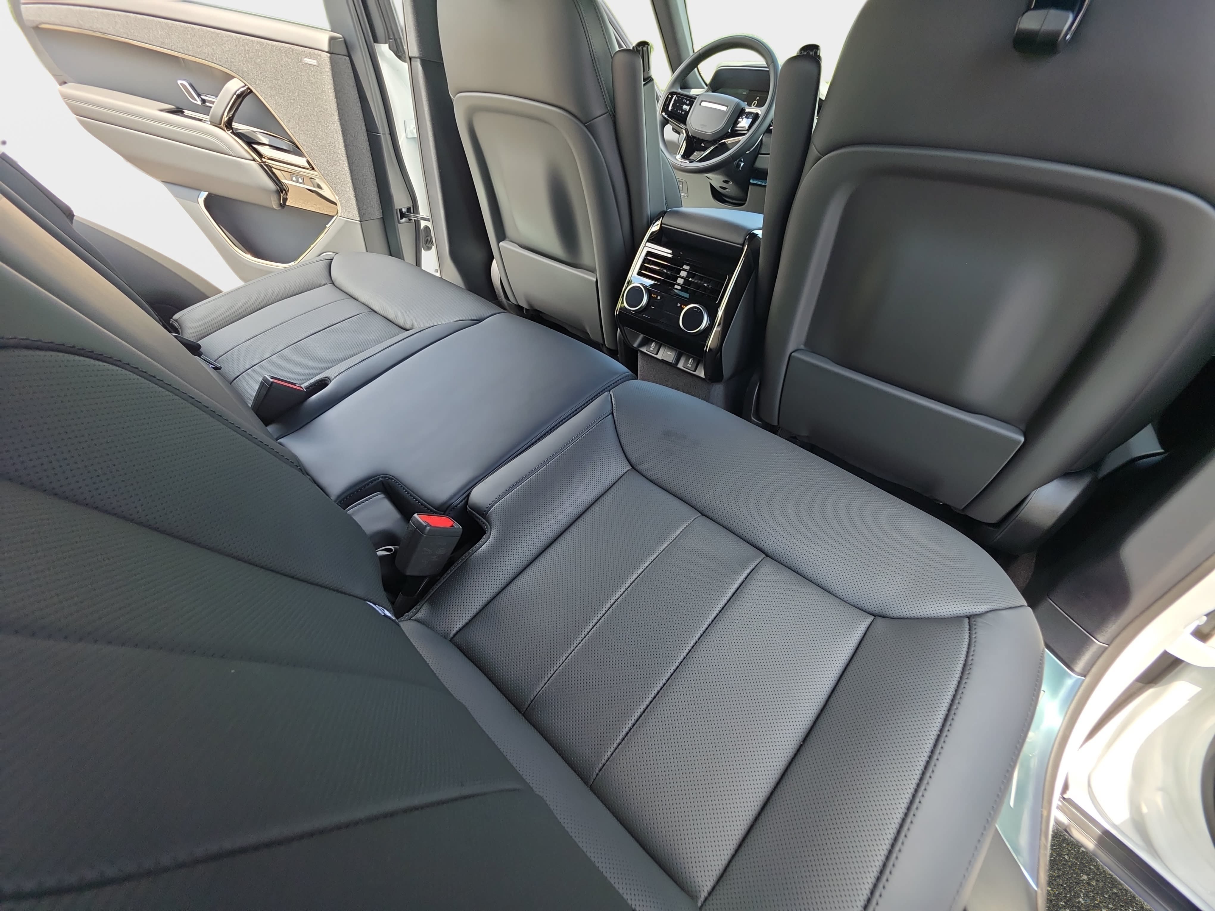 New 2026 Land Rover Range Rover Sport Dynamic SE AWD/4WD image 11