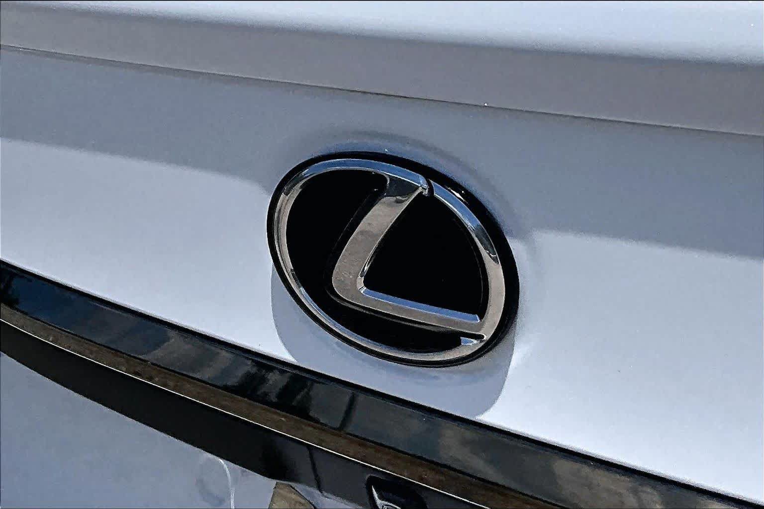Used 2019 Lexus ES 350 F Sport w/ Accessory Package 2 FWD image 31