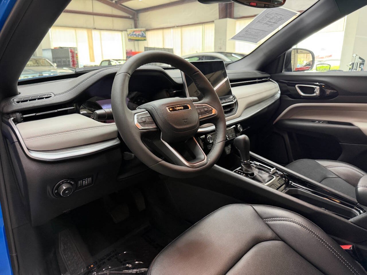 Used 2026 Jeep Compass Limited AWD/4WD image 19