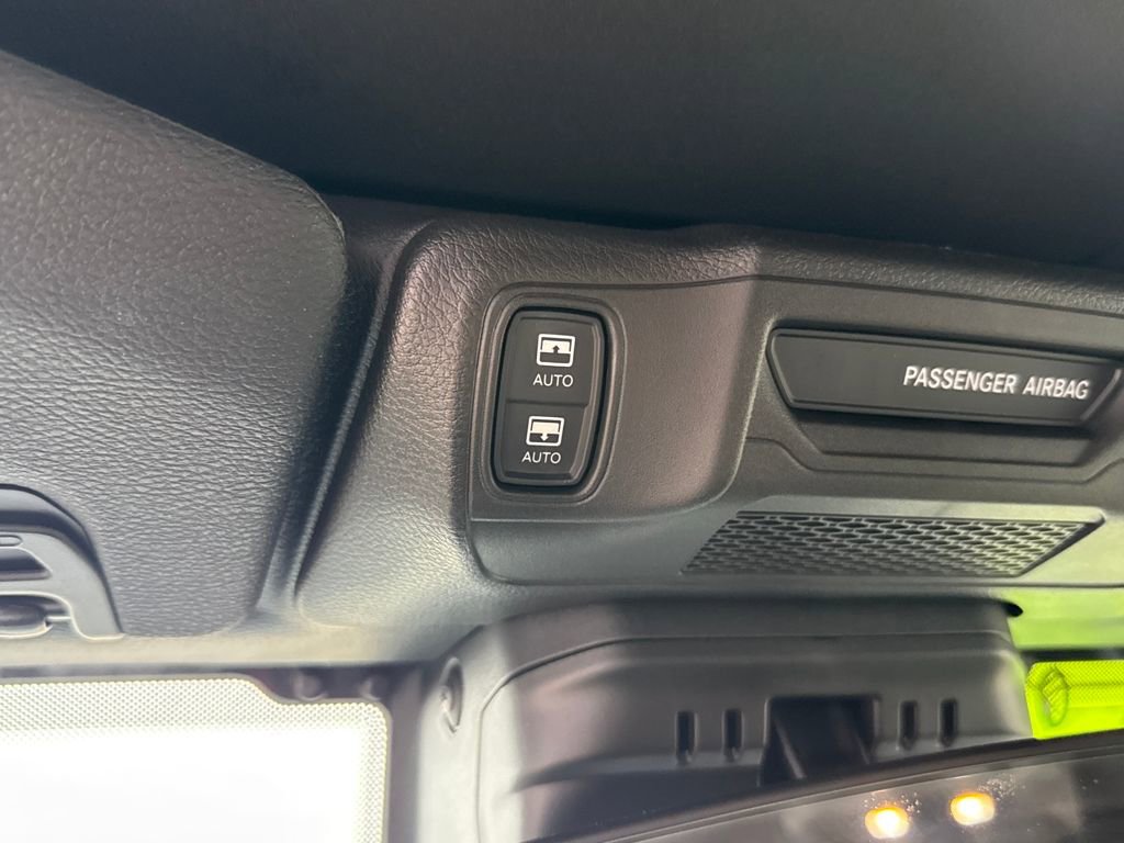 Used 2025 Jeep Wrangler Willys image 28