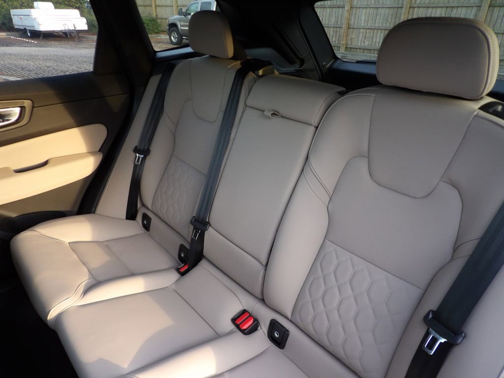 New 2026 Volvo XC60 B5 Plus w/ Protection Package Premier AWD/4WD image 24