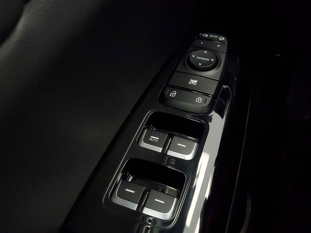 Used 2022 Kia Sportage Nightfall Edition w/ Nightfall Fwd Premium Package image 15