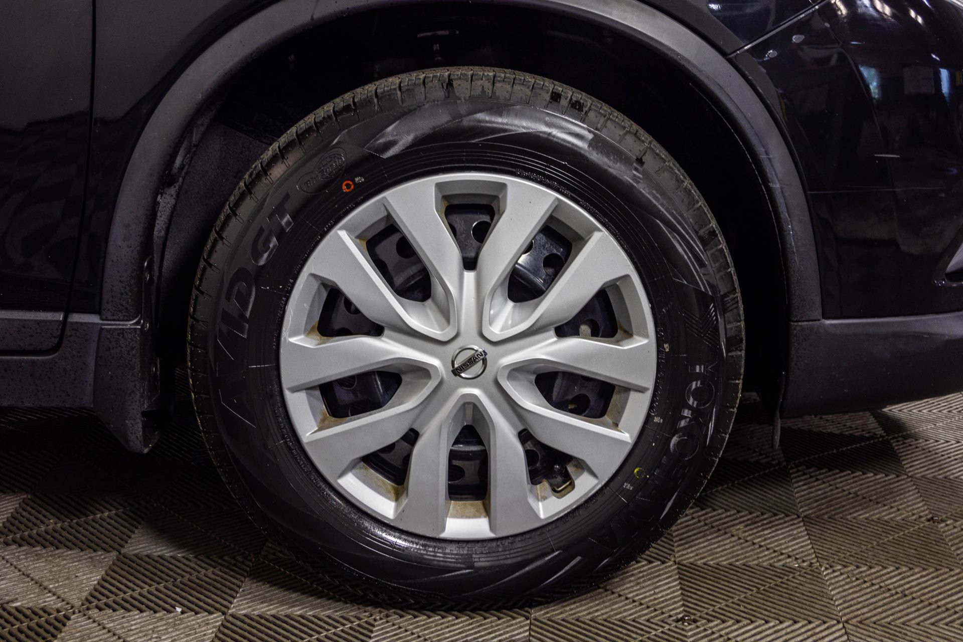 Used 2016 Nissan Rogue S AWD/4WD image 49