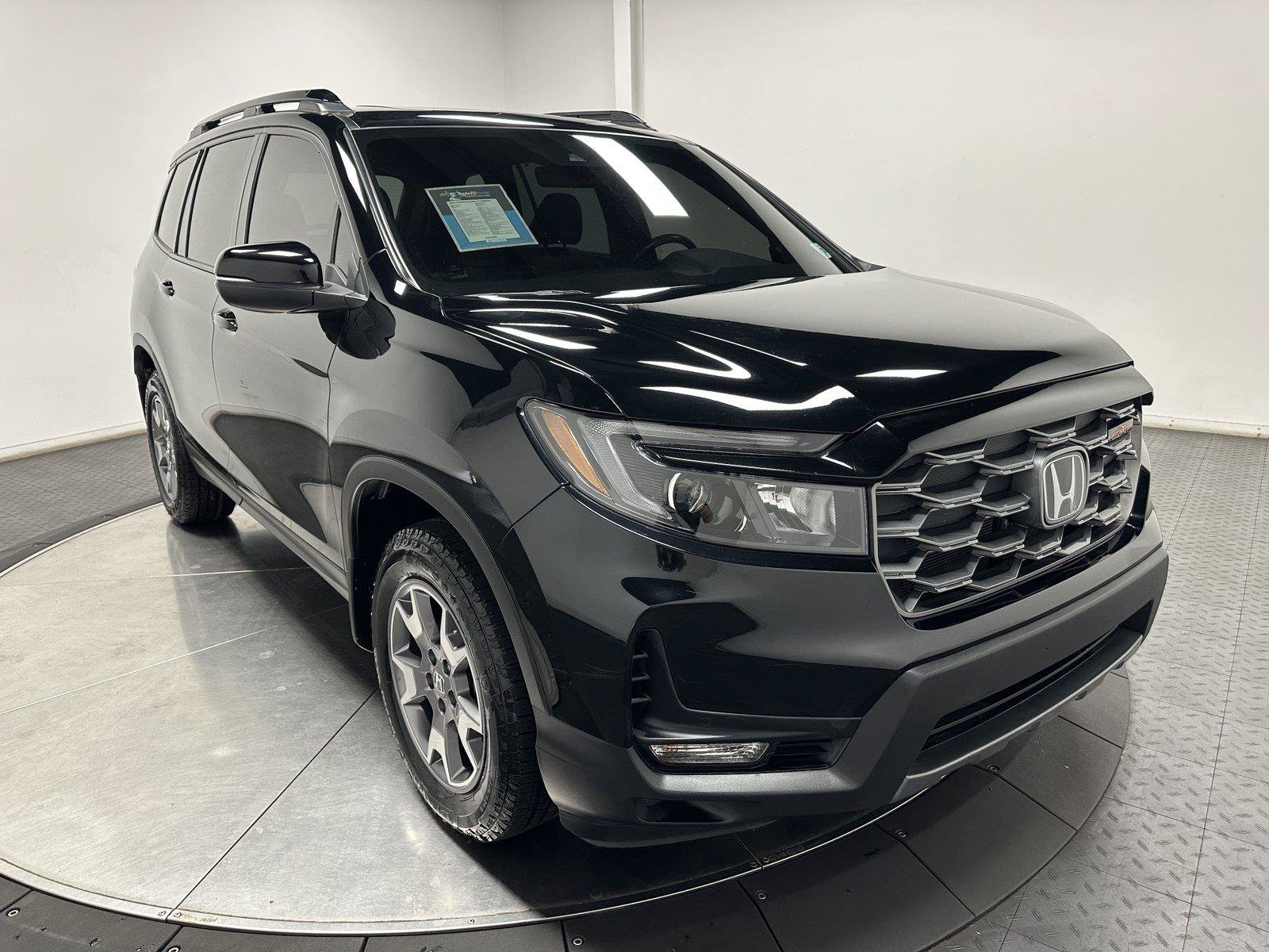 Certified 2023 Honda Passport TrailSport image 2