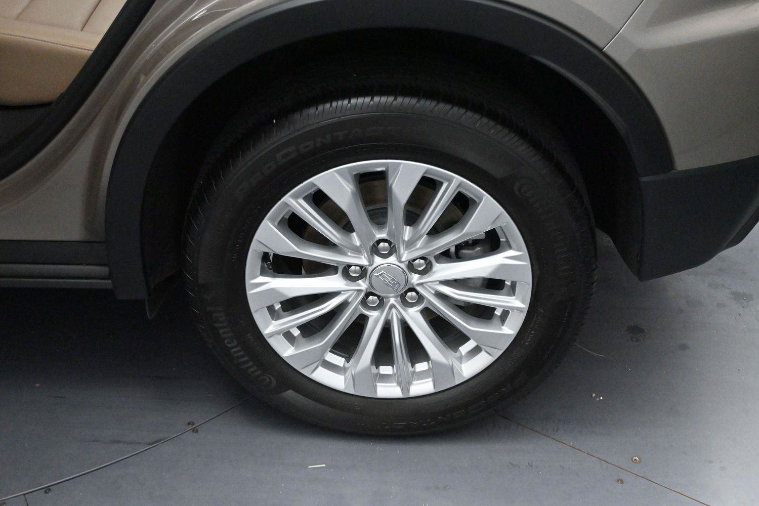 Certified 2024 Cadillac XT4 Luxury w/ Cold Weather Package FWD image 29