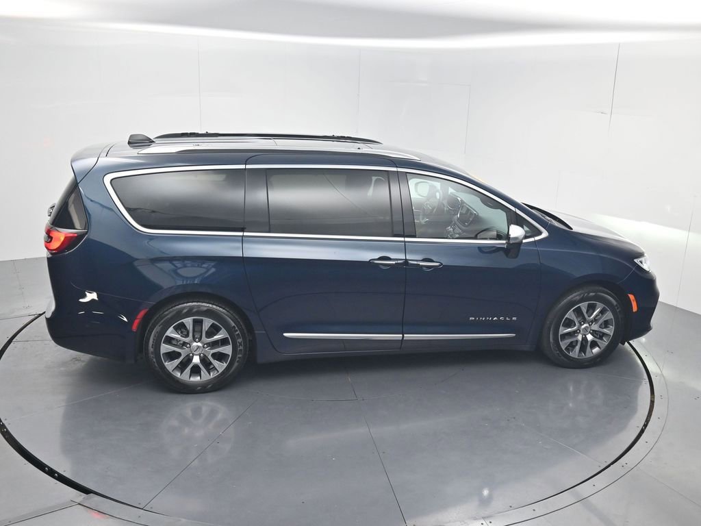 Used 2023 Chrysler Pacifica Pinnacle image 62