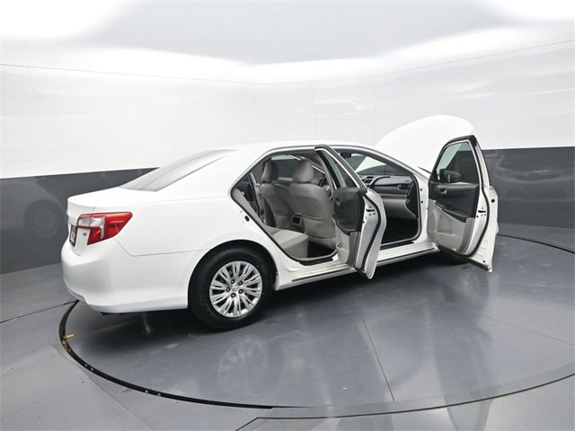 Used 2012 Toyota Camry LE image 41