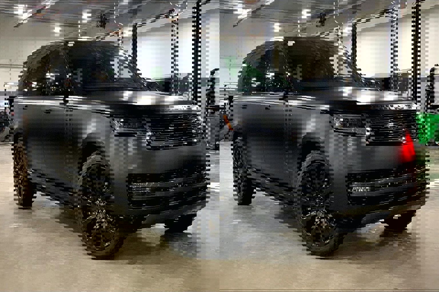 New 2026 Land Rover Range Rover Long Wheelbase Autobiography image 2