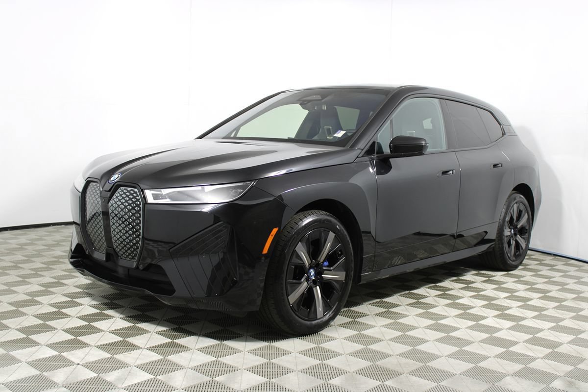 Used 2023 BMW iX xDrive50 w/ Sport Package AWD/4WD image 37