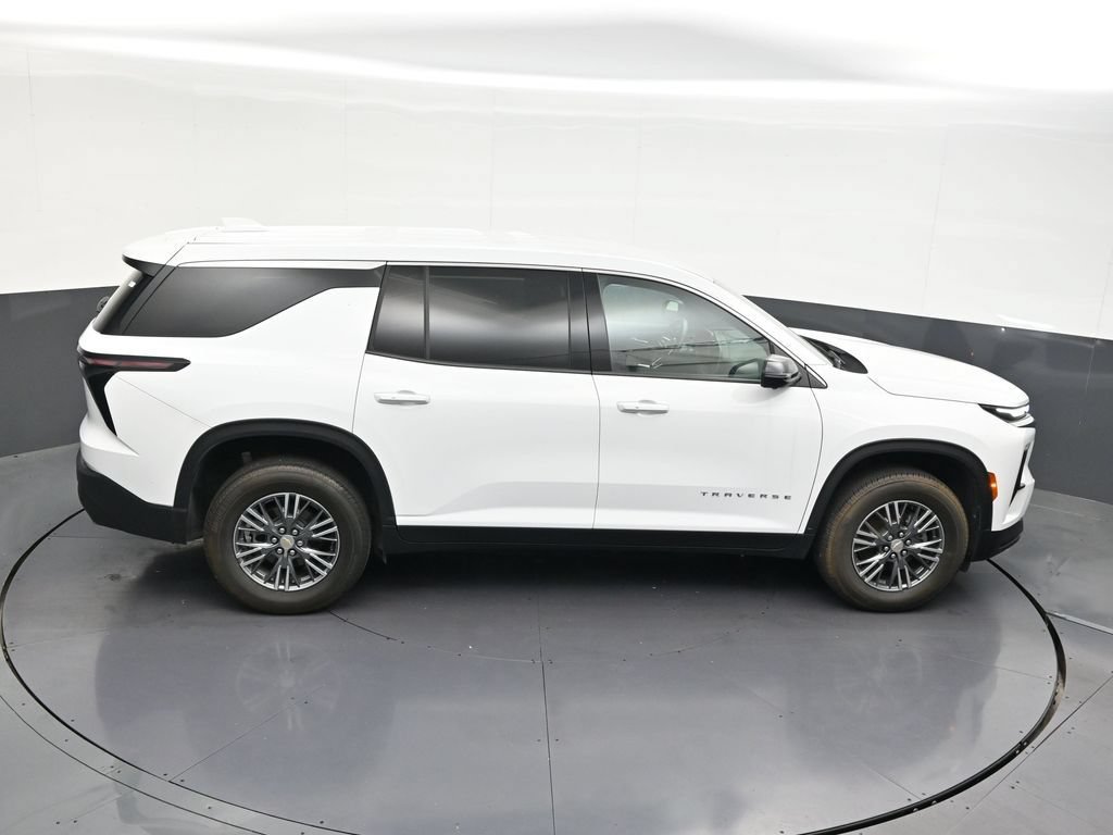 Used 2024 Chevrolet Traverse LS FWD image 20