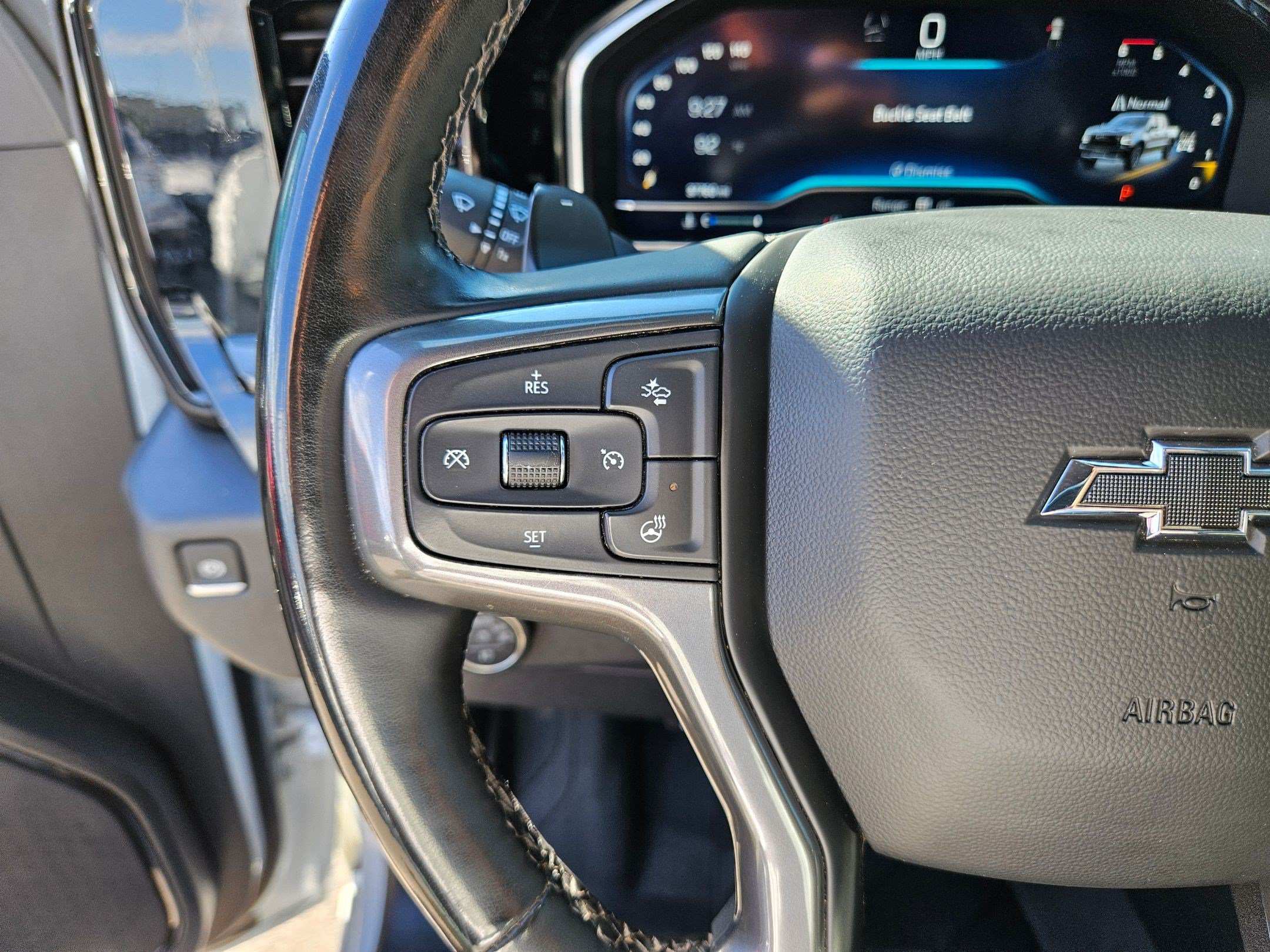 Used 2025 Chevrolet Silverado 1500 ZR2 w/ Technology Package AWD/4WD image 18