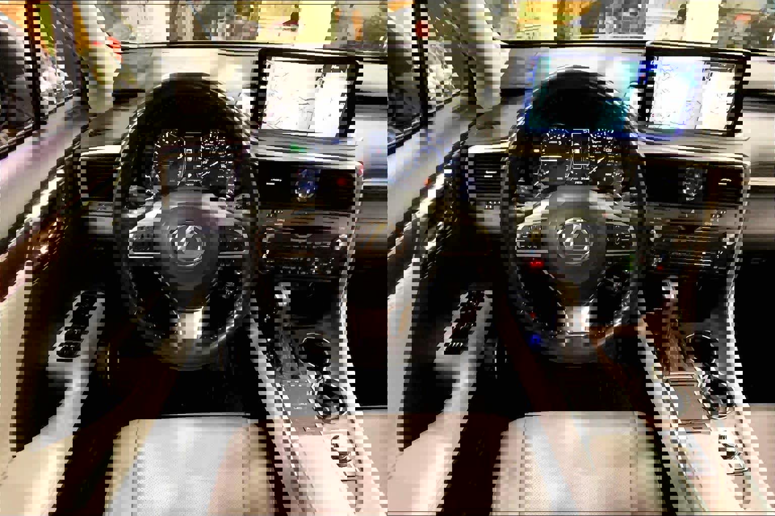 Used 2020 Lexus RX 350L Premium w/ Premium Package image 6