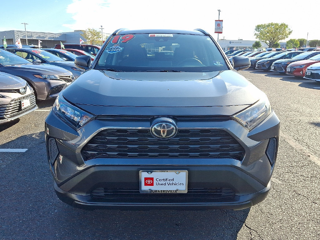Certified 2019 Toyota RAV4 LE AWD/4WD image 2
