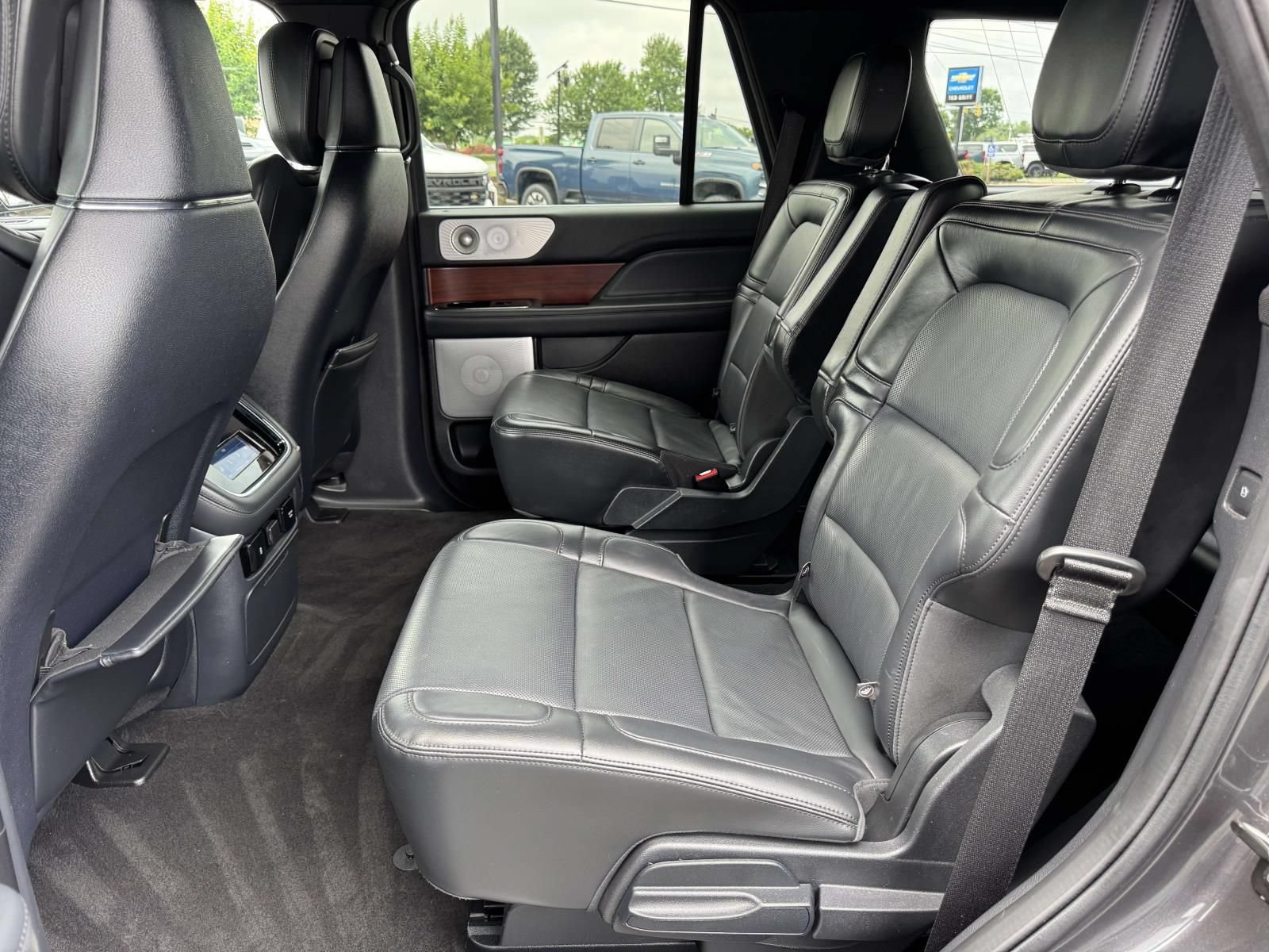 Used 2022 Lincoln Navigator Reserve AWD/4WD image 24