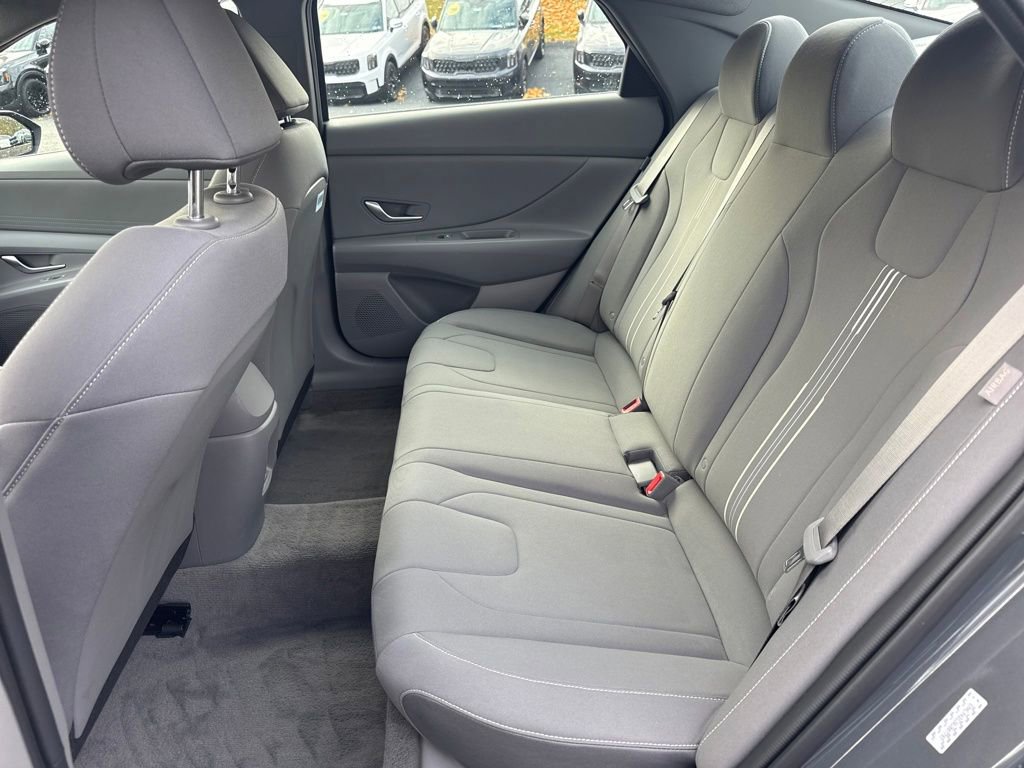 Used 2024 Hyundai Elantra SEL image 24