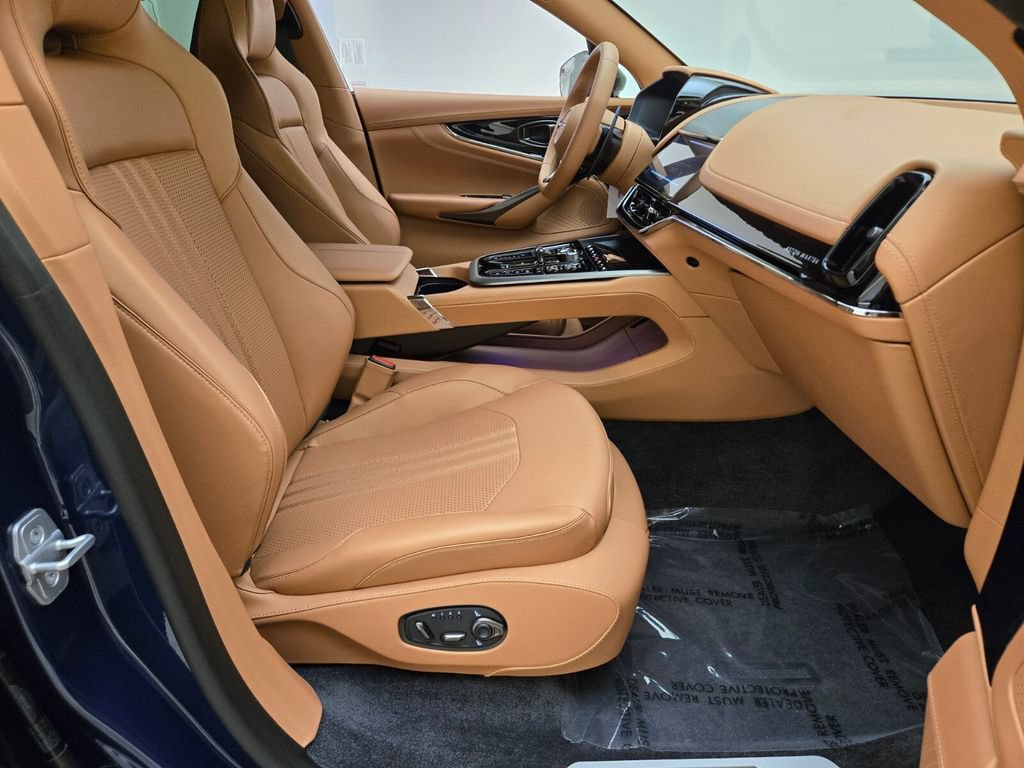 New 2025 Aston Martin DBX 707 AWD/4WD image 25