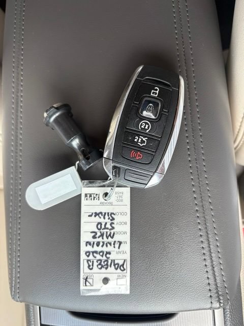 Used 2020 Lincoln MKZ FWD image 6