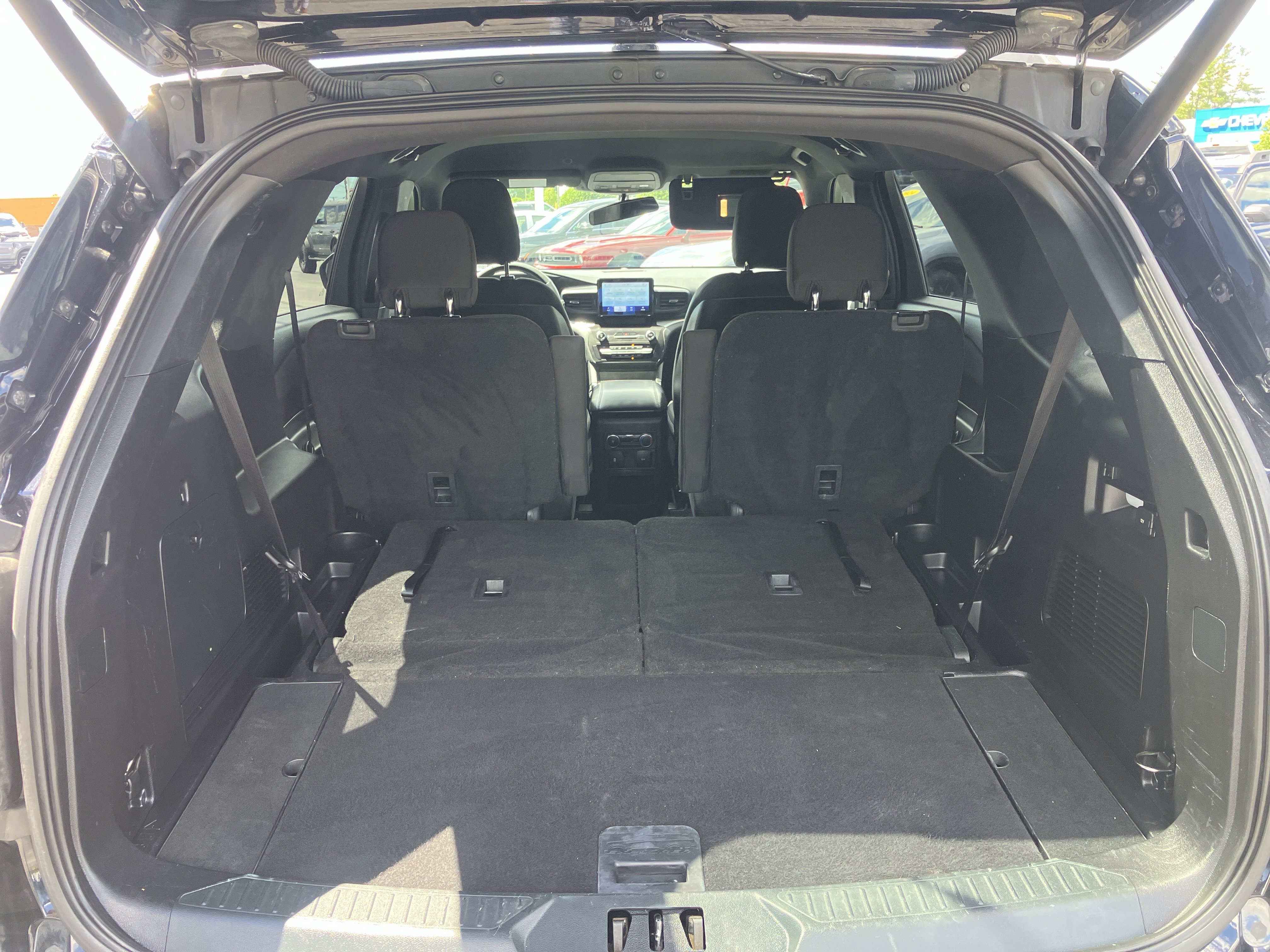 Used 2020 Ford Explorer XLT w/ Class III Trailer Tow Package AWD/4WD image 12