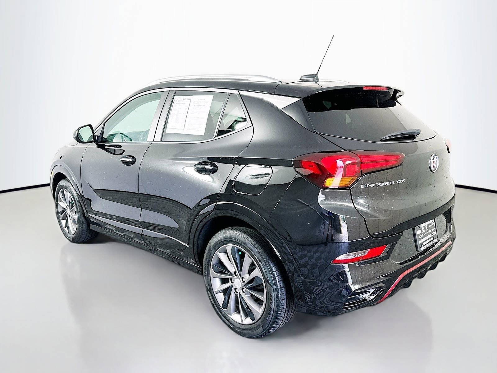 Used 2023 Buick Encore GX Preferred w/ Sport Touring Package FWD image 5