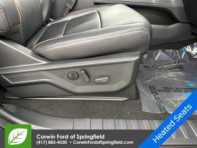 New 2026 Ford F350 Lariat w/ Black Appearance Package image 8