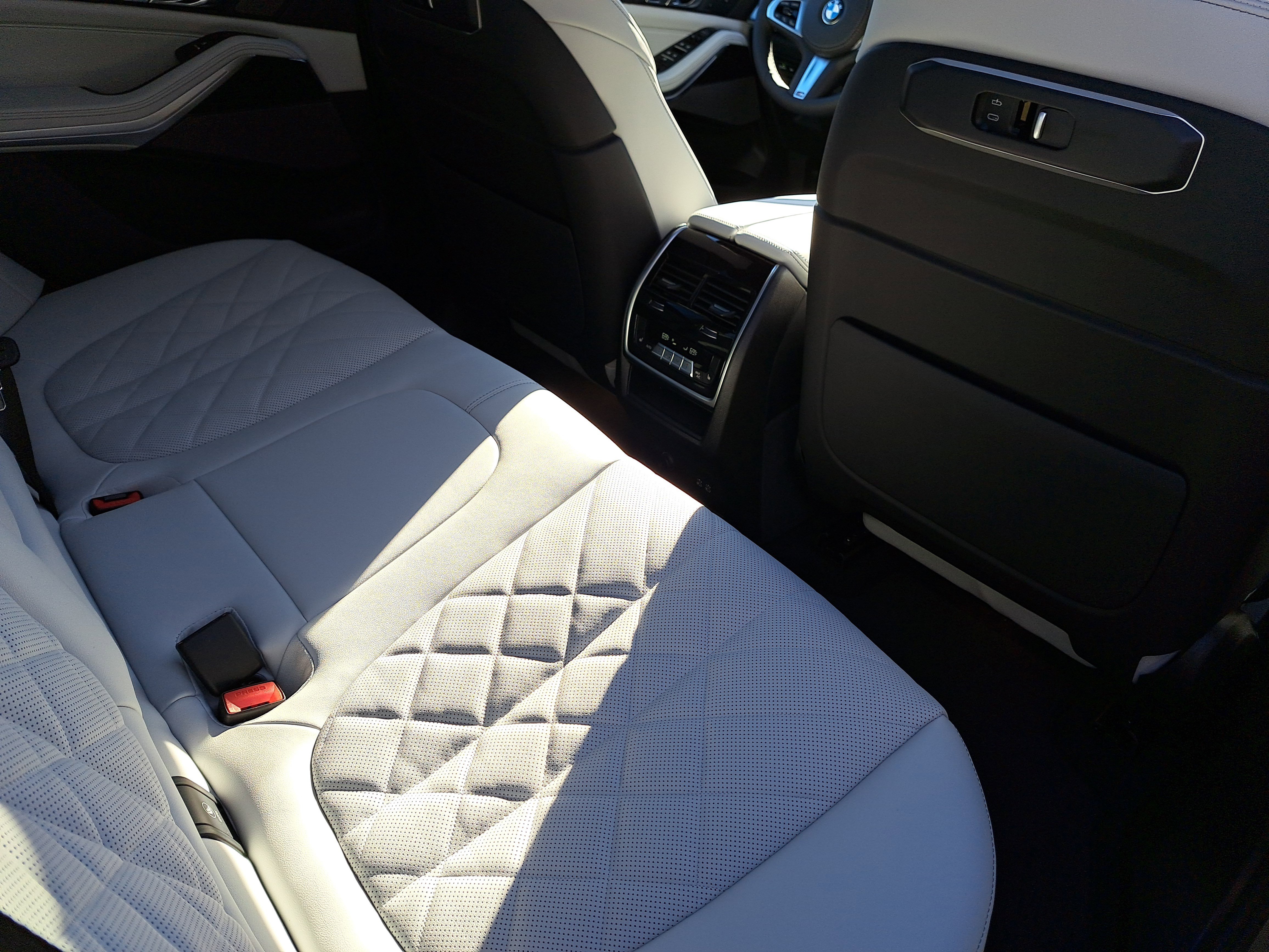 New 2026 BMW X5 xDrive40i w/ M Sport Package AWD/4WD image 11