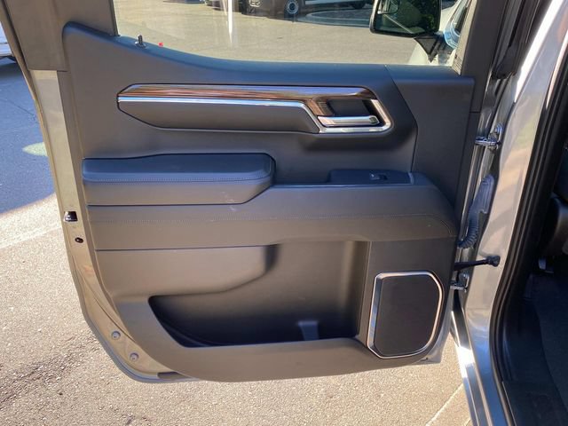 Used 2024 Chevrolet Silverado 1500 LT AWD/4WD image 10