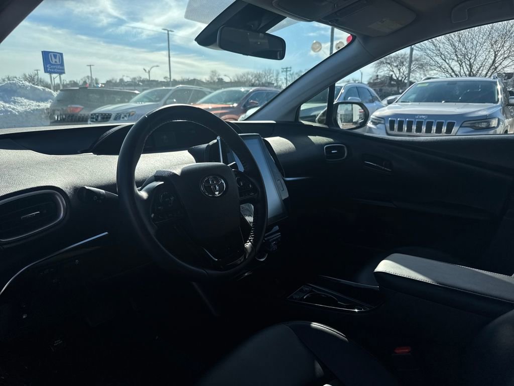 Used 2021 Toyota Prius Prime XLE image 16
