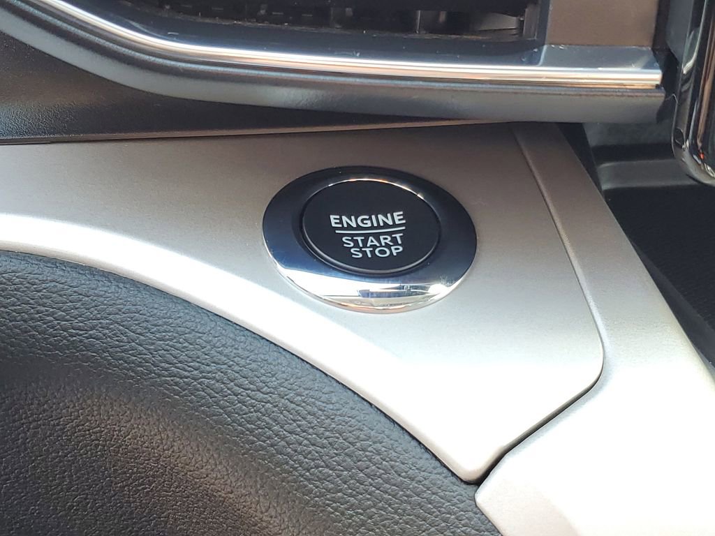 Used 2023 Ford Explorer XLT w/ Equipment Group 202A AWD/4WD image 19