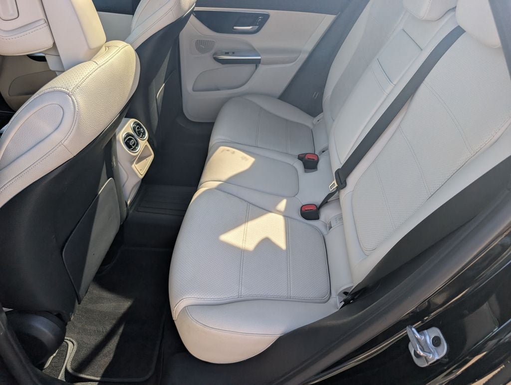 Used 2024 Mercedes-Benz GLC 300 4MATIC image 24