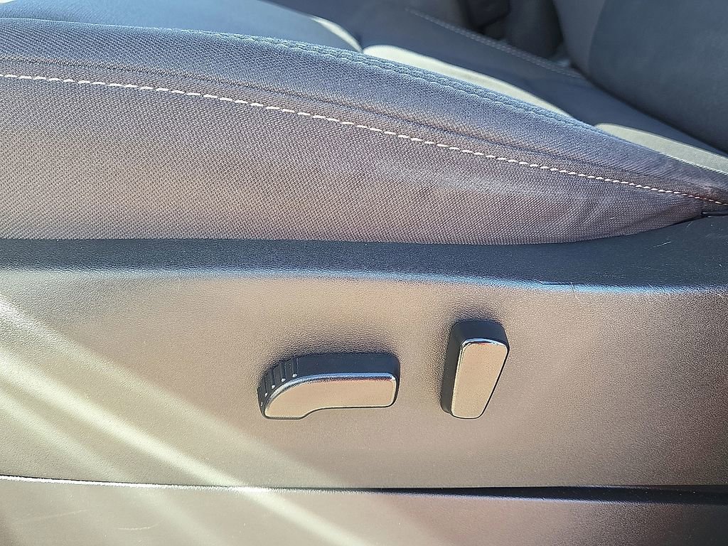 Used 2022 Nissan Frontier SV image 19