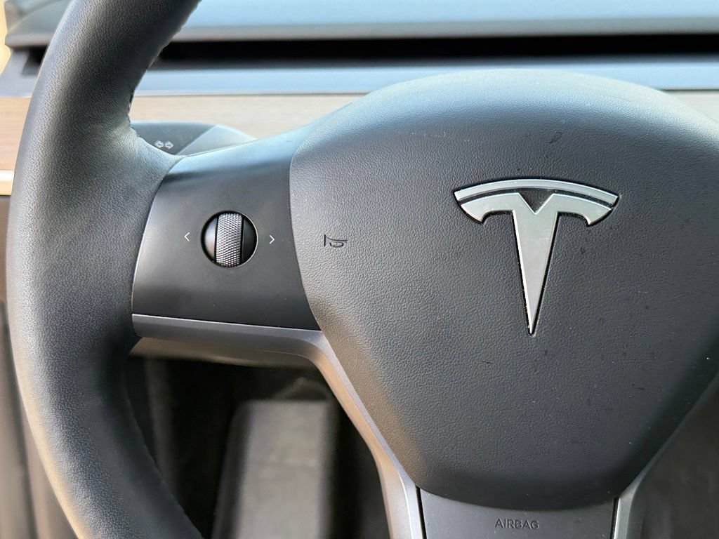 Used 2022 Tesla Model Y Long Range AWD/4WD image 15