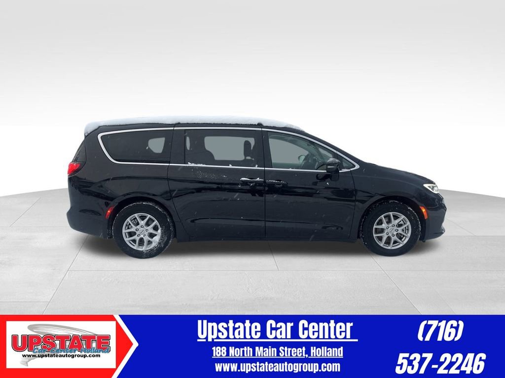 Used 2024 Chrysler Pacifica Touring-L