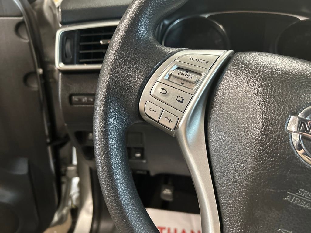 Used 2016 Nissan Rogue S image 32