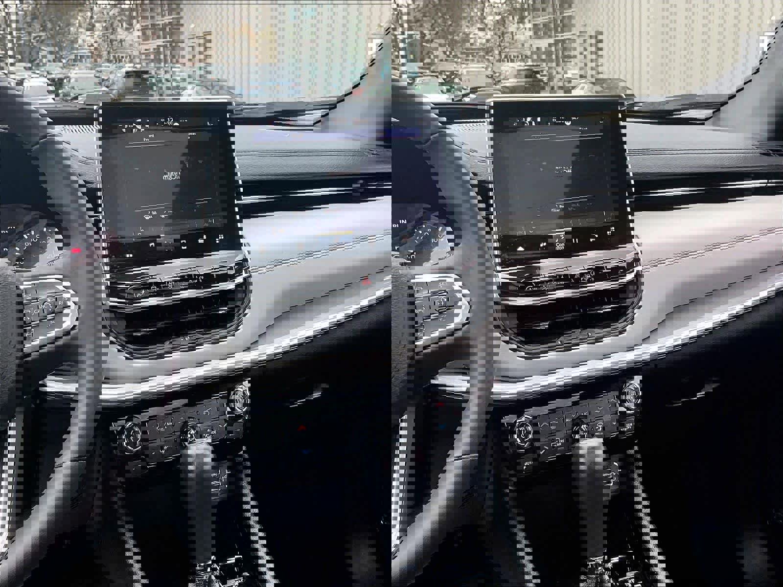 Used 2023 Jeep Compass Limited w/ Sun and Sound Group image 18