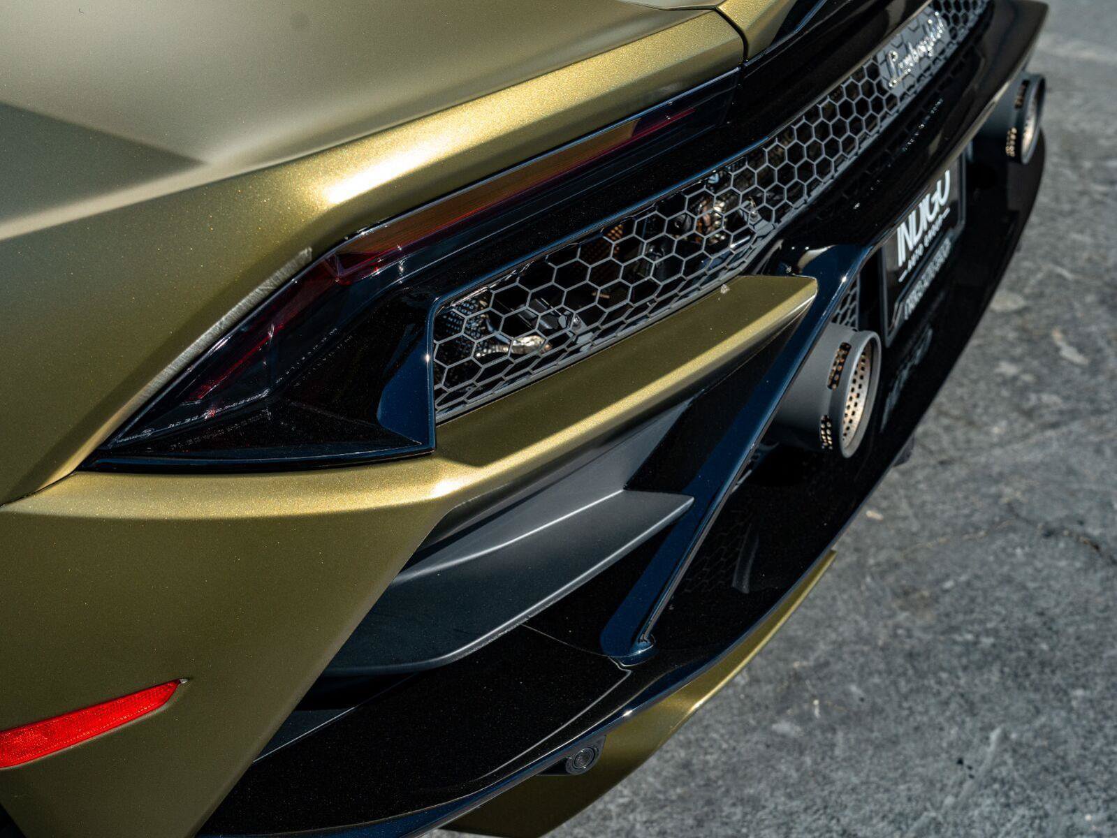 Used 2023 Lamborghini Huracan EVO RWD image 28