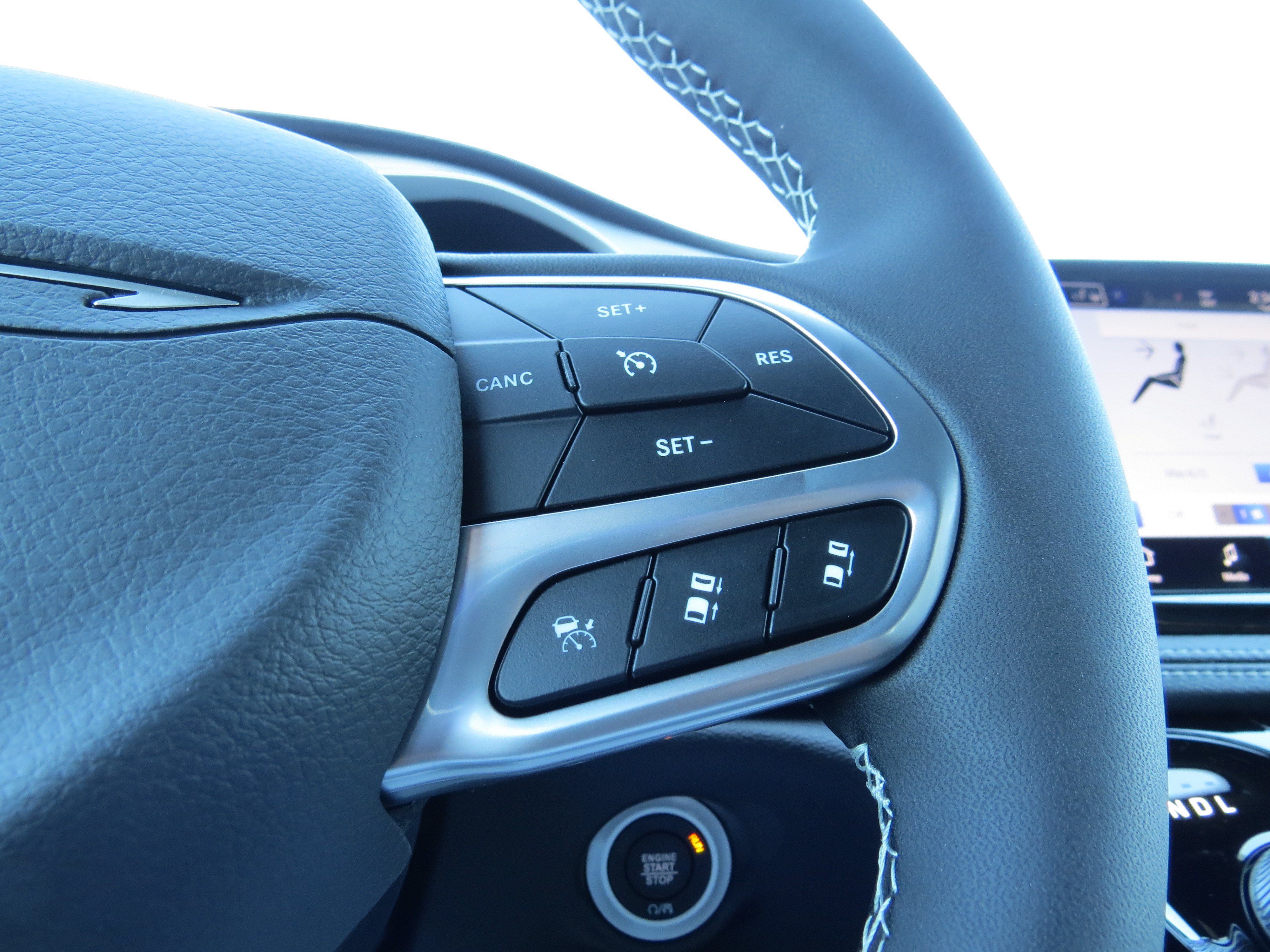 New 2027 Chrysler Pacifica Select FWD image 18