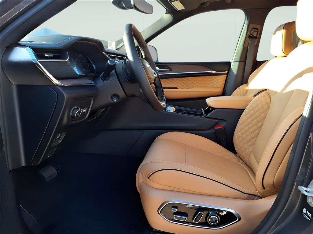 New 2025 Jeep Grand Cherokee Summit image 14